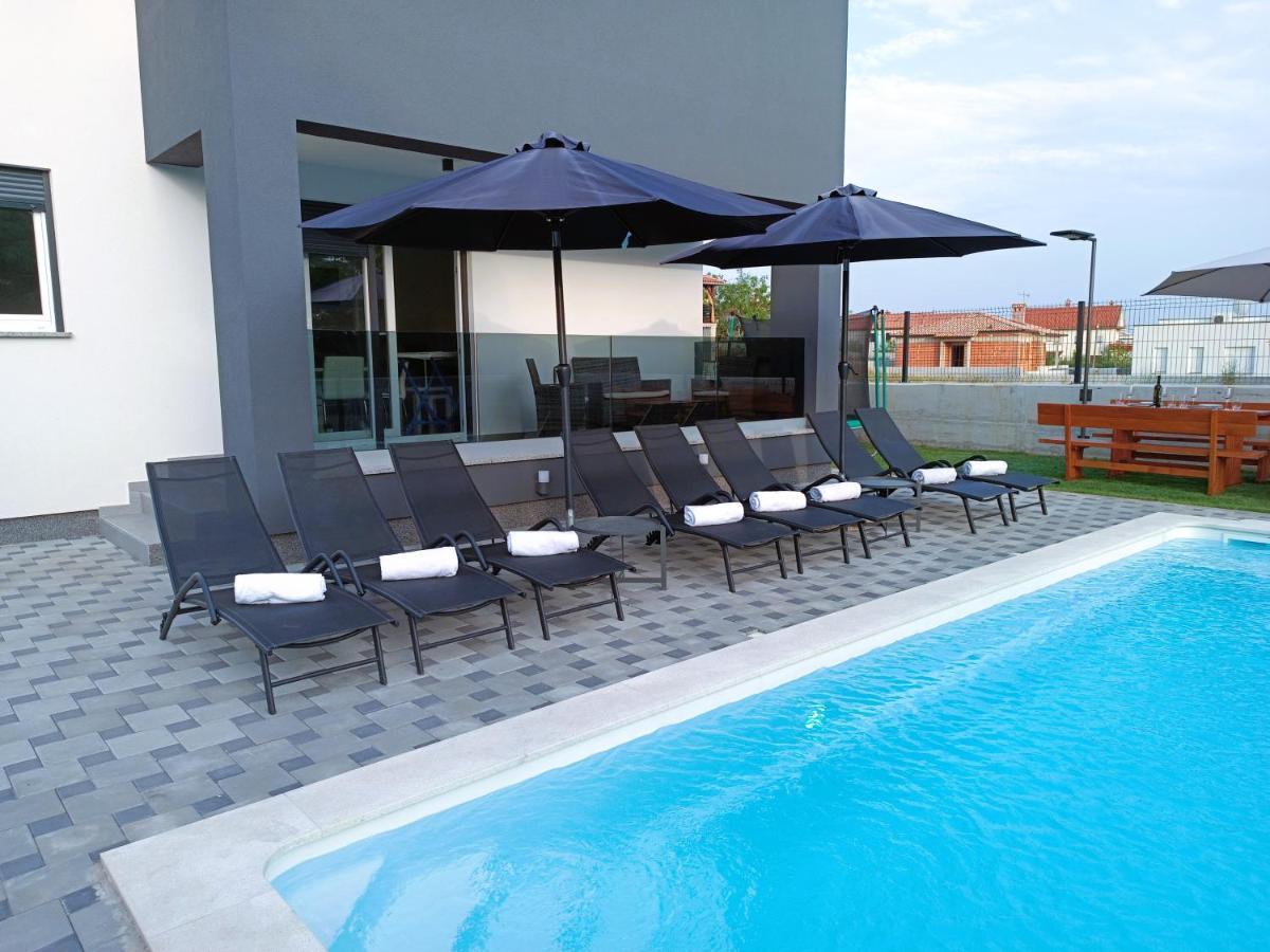 Nikolina - Luxury Modern & Swimming Pool Vodnjan