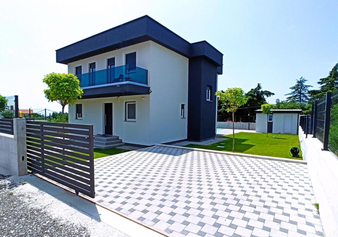 Nikolina - Luxury Modern & Swimming Pool Villa Vodnjan