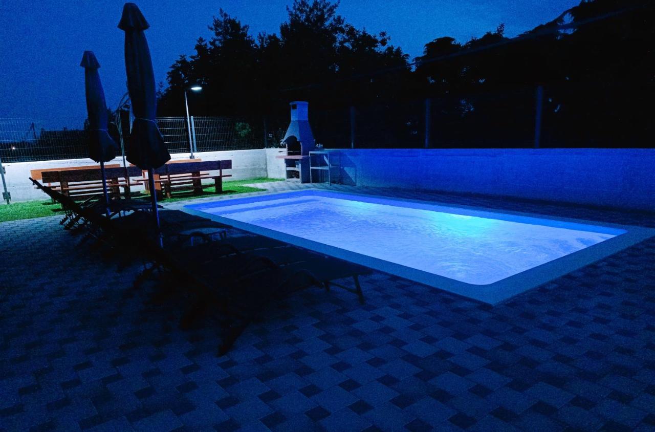 Villa Nikolina - Luxury Modern & Swimming Pool Vodnjan
