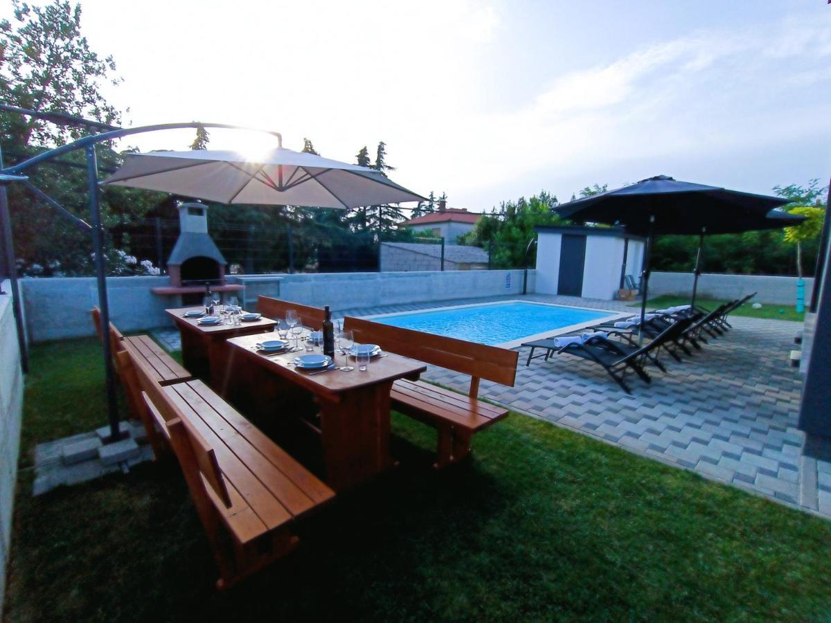 Nikolina - Luxury Modern & Swimming Pool Villa Vodnjan